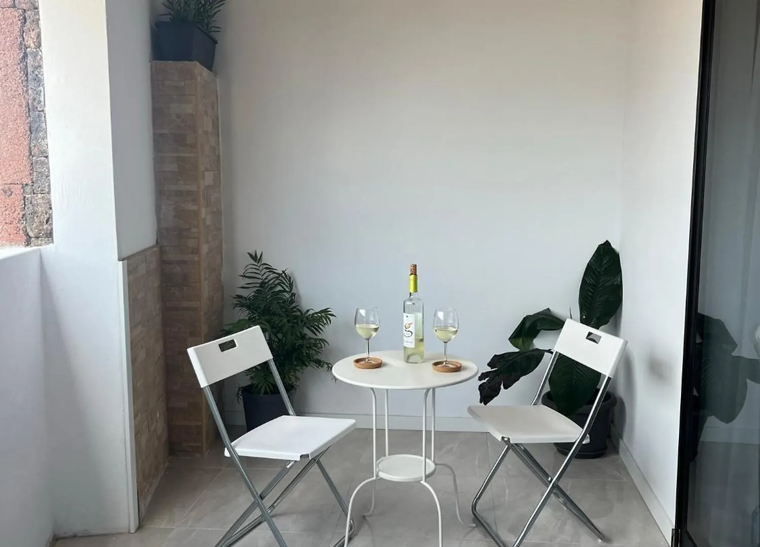 Moderno Apartamento Frente Al Mar En Una De Las Mejores Zonas De La Santa En Lanzarote